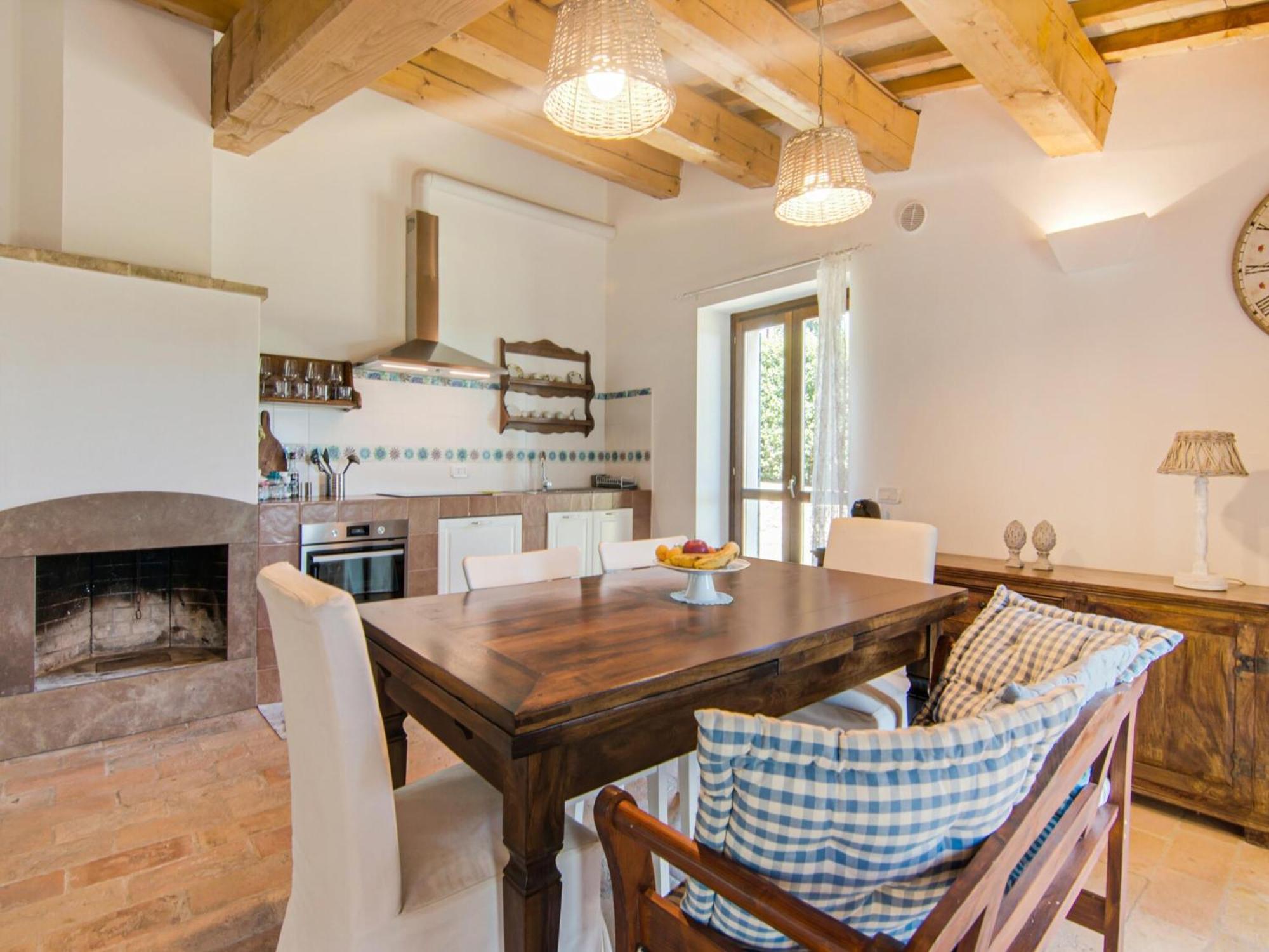 Stunning Apartment In Mombaroccio Near Metauro River Exterior foto