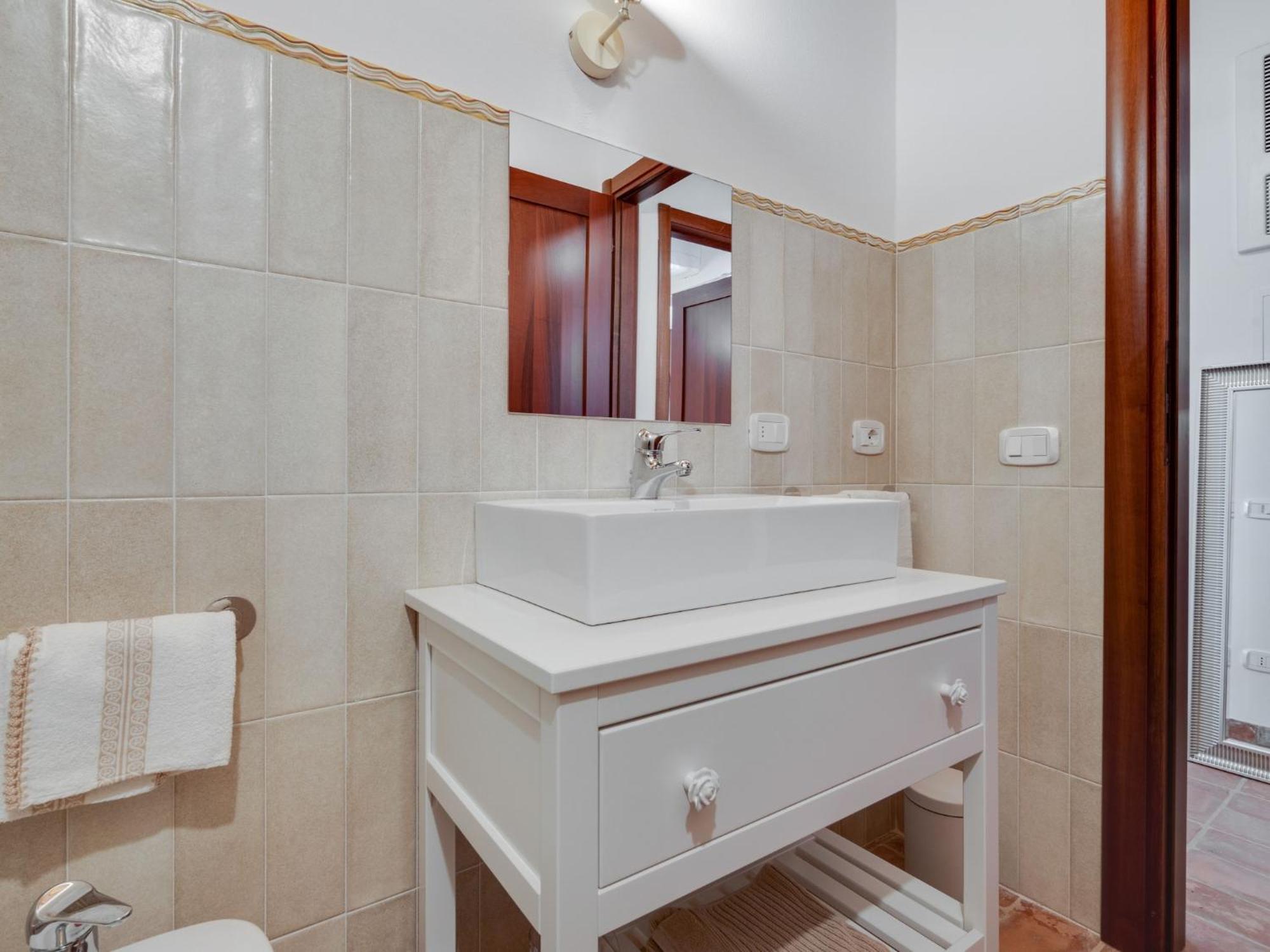 Stunning Apartment In Mombaroccio Near Metauro River Exterior foto