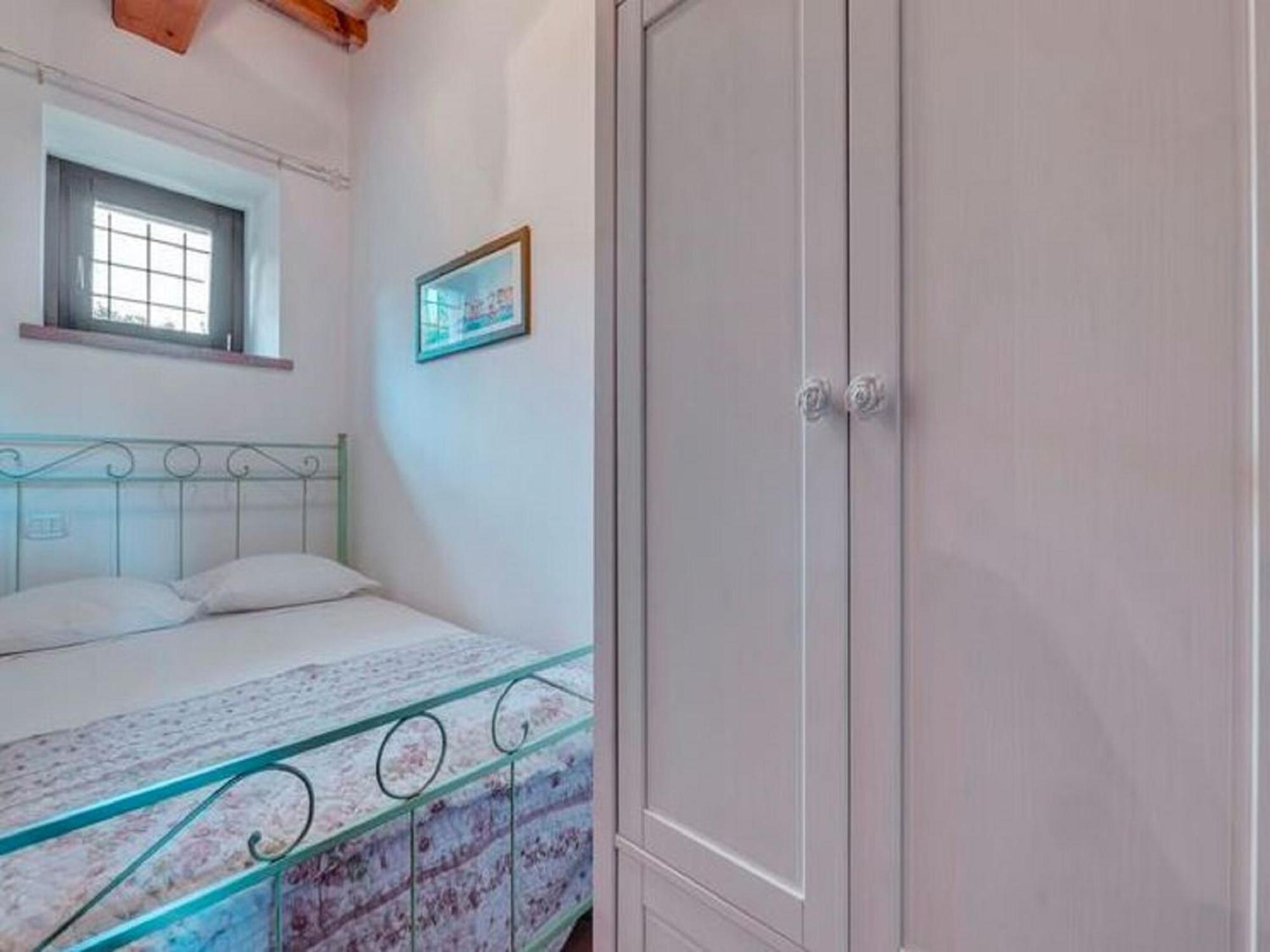 Stunning Apartment In Mombaroccio Near Metauro River Exterior foto